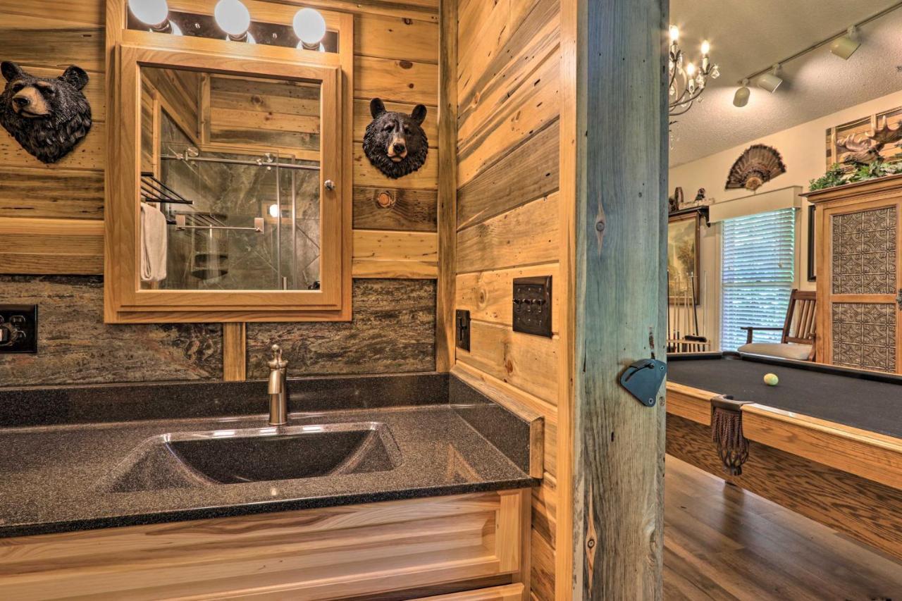 Eclectic Cabin With Hot Tub 1 Mi To Ober Гатлинбург Экстерьер фото